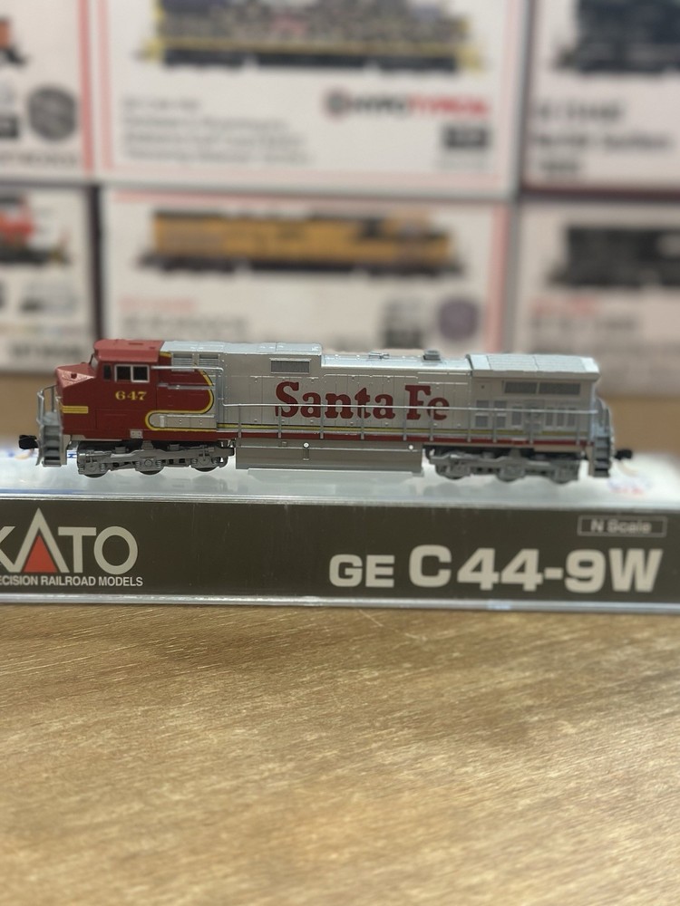 KATO N Scale GE C44-9W BNSF 647 “Ex-SF Warbonnet” DC Lightly Used