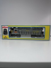 ATLAS GP-40 Louisville & Nashville RR Locomotive HO Scale #3021 – Working