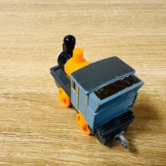 Dash – Thomas The Tank Engine & Friends Adventures Metal Push Along Trains