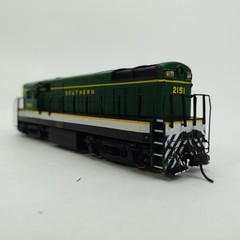 Bachmann Spectrum HO FM H16-44 Southern #2151 Baby Trainmaster Diesel Loco 81219