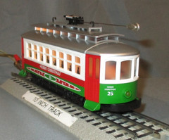 MTH 30-2583 Merry Christmas “Bump-N-Go” Trolley Car O/027 ga. wks w/ Lionel 2006