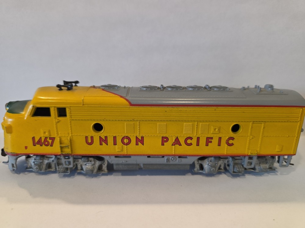 ATHEARN HO Scale Train F7A Diesel Locomotive UNION PACIFIC 1467