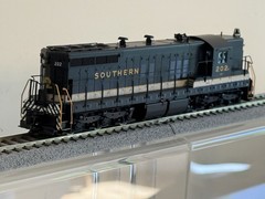 Walthers Proto 920-41613 EMD SD9 DCC/SOUND SOUTHERN #202 LN