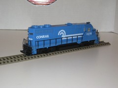 KATO 37-033 HO Scale Conrail EMD GP35 Phase 1a Diesel Engine #2370