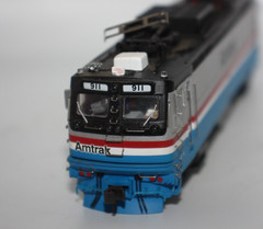 Atlas HO Amtrak AEM-7 Phase III Paint Scheme #911 – Runs Lights Digitrax – READ