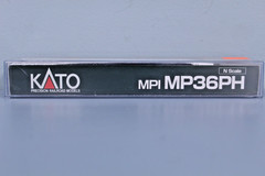 KATO 176-6123-DCC N MP36PH Chicago Metra Black Roof – New!!