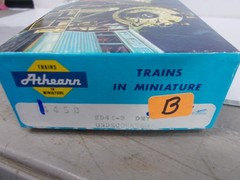 ATHEARN # 4450 ~ UNDECORATED SD40-2 DUMMY LOCOMOTIVE~ HO SCALE~LOT-B