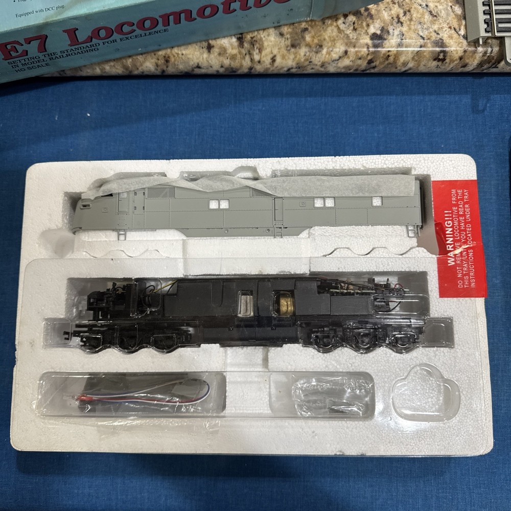 Proto 2000/Life-Like HO Scale EMD E7A Diesel Locomotive DC