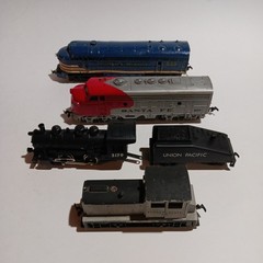 Lot/4 HO Scale Locomotives All Run Pre-owned