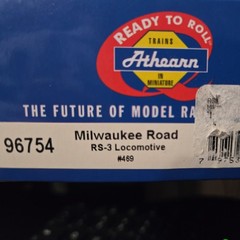 ATHEARN HO MILWAUKEE ROAD RS-3 LOCOMOTIVE #469 w/DCC QUICK PLUG ITEM #96754 NEW!