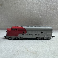 Bachmann EMD F9 Diesel Locomotive HO Santa FE 307 For Train Set Layout