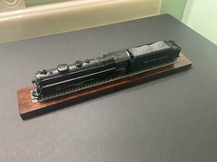 Monogram New York Central Hudson steam locomotive 1/87 scale model – BUILT