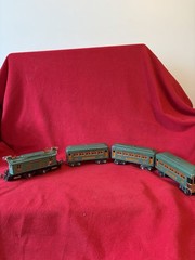 Lionel Gauge O Elect engine 253 With Cars 608 And two 607 Cars