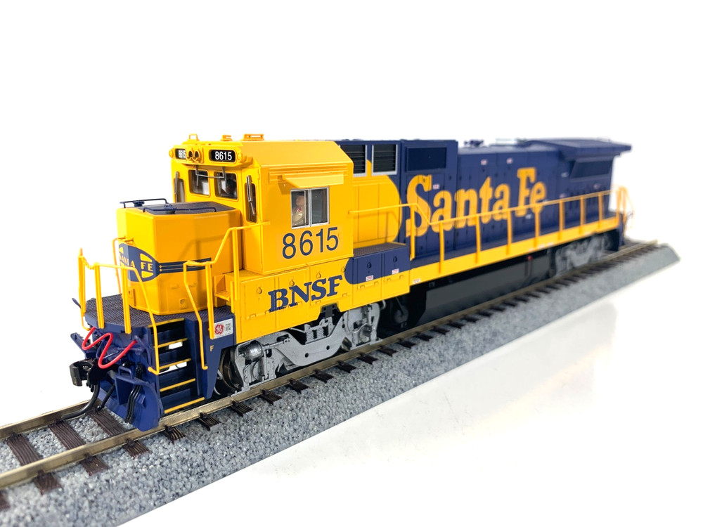 Atlas Master HO 9033 BNSF/ATSF Dash 8-40B Locomotive “Patch Job” #8615