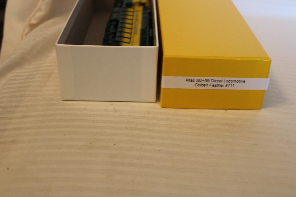 HO Scale Atlas, SD35 Diesel Locomotive, Golden Feather, Green & Yellow #713
