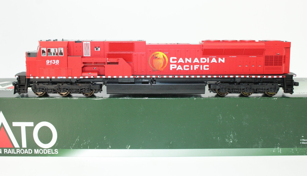 Kato HO CP Canadian Pacific EMD SD90/43MAC Diesel Locomotive #9138 NOS DCC Ready