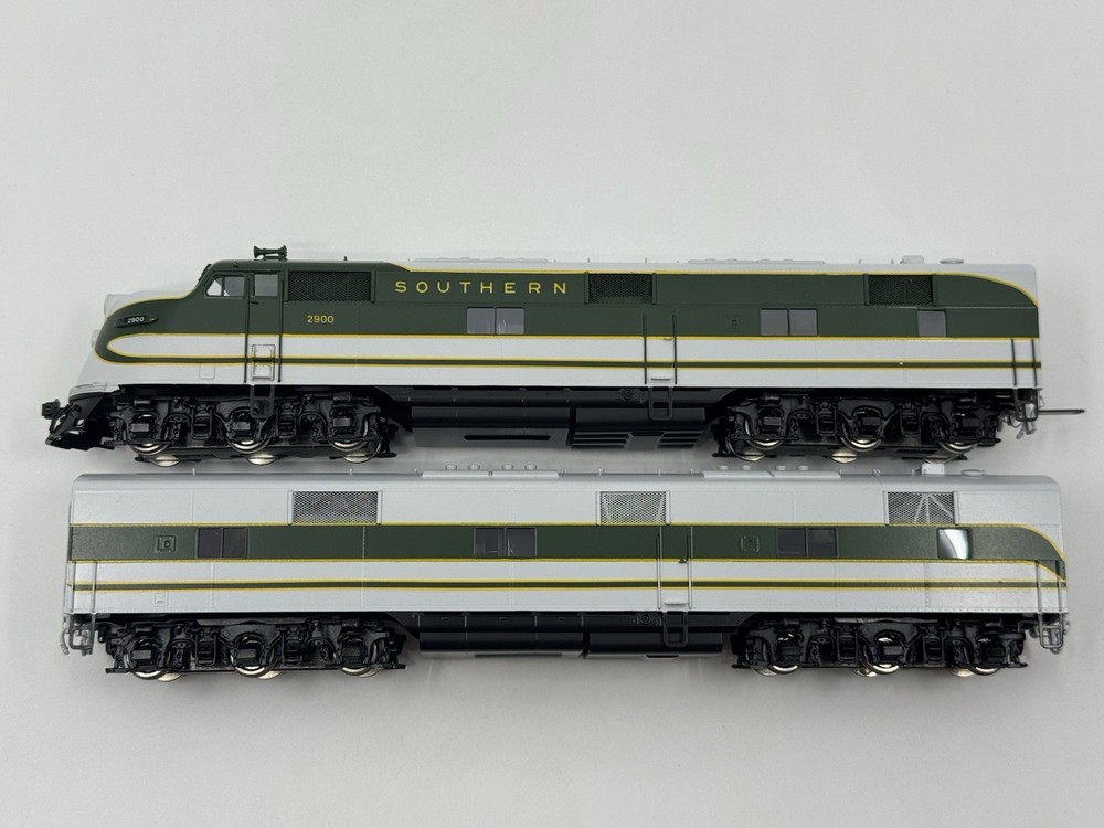 HO CIL 2043.1 Brass Southern Railway EMD E6A & E6B Diesel Locomotive Set