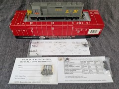 Atlas HO GP40, L&N #3002, Atlas #8919, DC Analog.