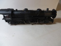 BROADWAY LIMITED #123 USRA LIGHT 2-8-2 MO PAC HO #1305 LOCOMOTIVE & TINDER