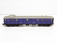 Liliput HO Scale Deutsche Reichbahn Purple Coach AS-IS 13367