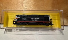 Atlas-Kato 42760 Southern Pacific Engine Model Train- N Scale