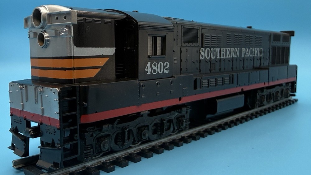 Athearn HO Southern Pacific 4802 H24-66 Train Master Custom Painted Runner