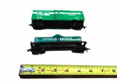 Vintage Life-Like Trains 8475 Linde Box Car 8537 Cities Service CabooseToy Train