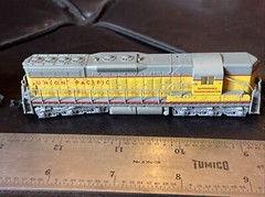 2 KATO N Scale Trains: Santa Diesel Locomotive 1604 Union Pacific 458 u25b mini