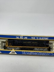 HO Scale Rivarossi, GE U25C Diesel Locomotive, Northern Pacific, Black #2500