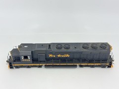 HO Scale Athearn RTR 95408 Rio Grande SD45 Powered Diesel Locomotive D&RGW #5319