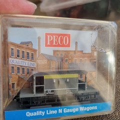Train Lot Fleischmann Arnold PECO N-Gauge 4 Locos 26 Wagons Coaches + Track