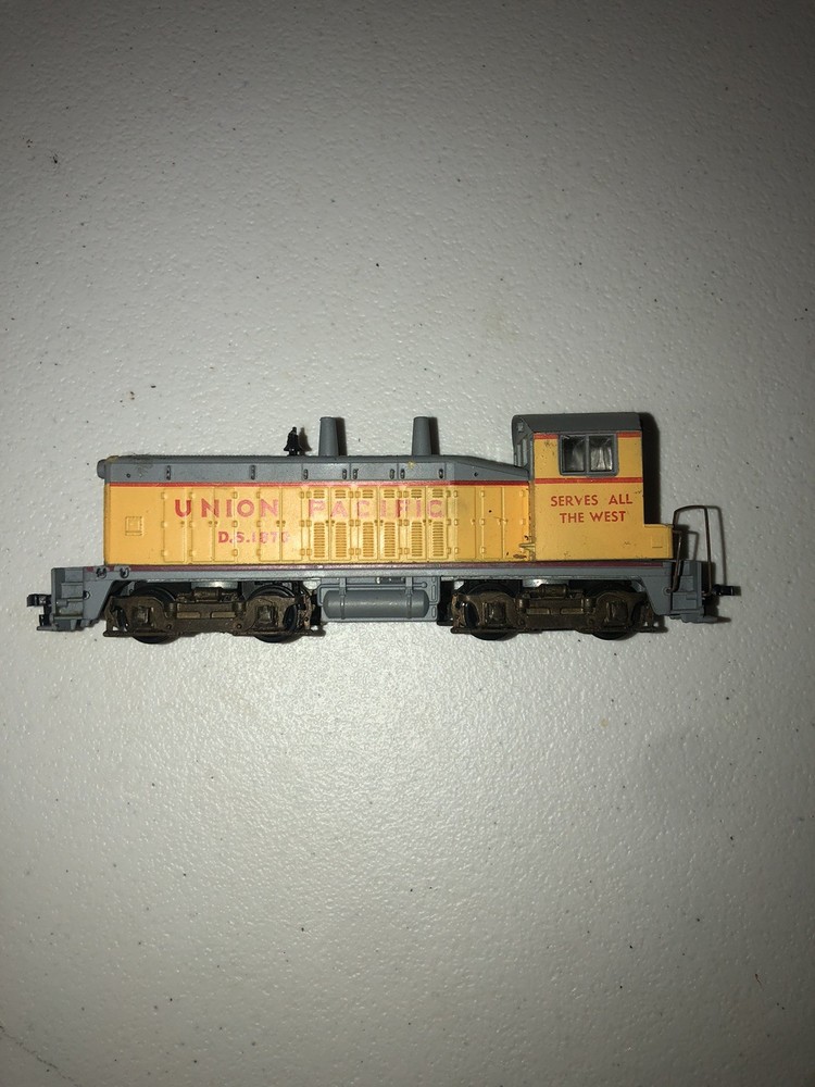ATHEARN SW7 EMD 1500 SWITCHER UNION PACIFIC D.S.1870 LOCOMOTIVE runs