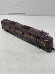 New Model Power HO Scale EMD E-7 Diesel Loco, Dummy Pennsylvania 5772 #912