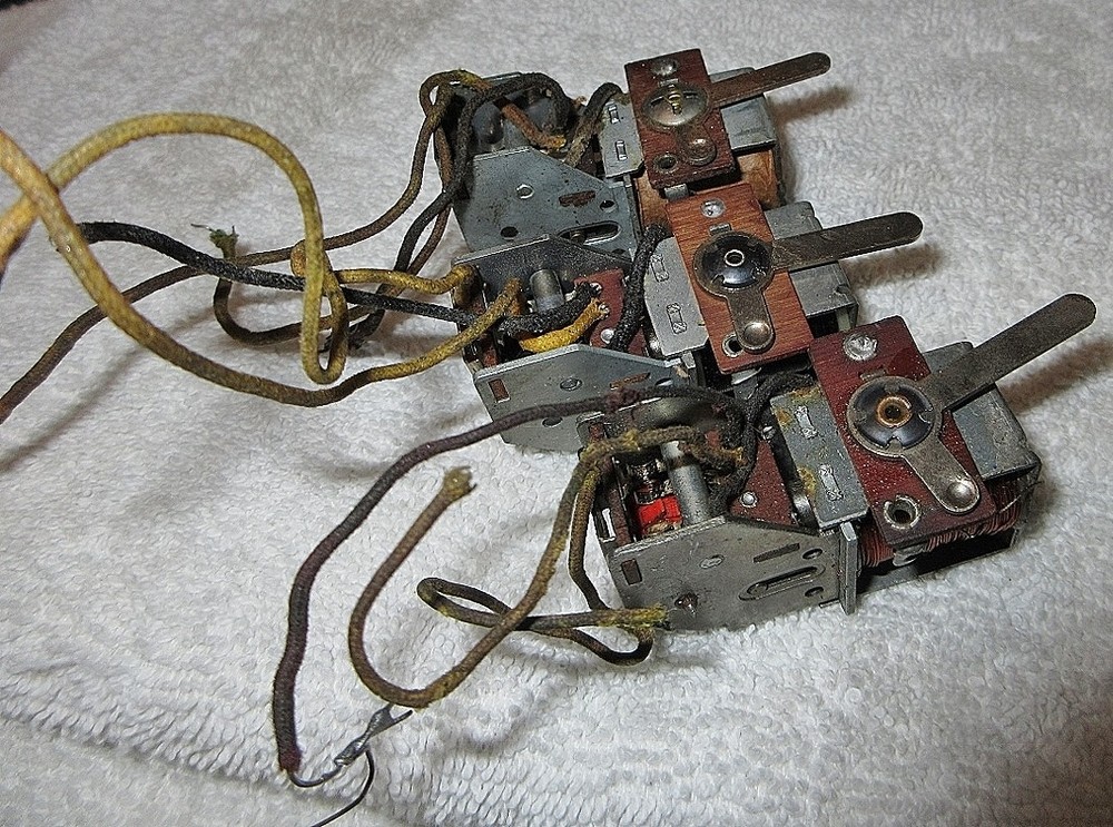 LIONEL #100-25 POSTWAR STEAMERS E UNITS X 3,USED