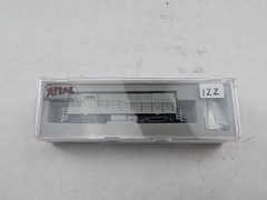 ‘N’ Atlas Lackawanna Fairbanks Morse H16-44 Diesel Loco – Undecorated