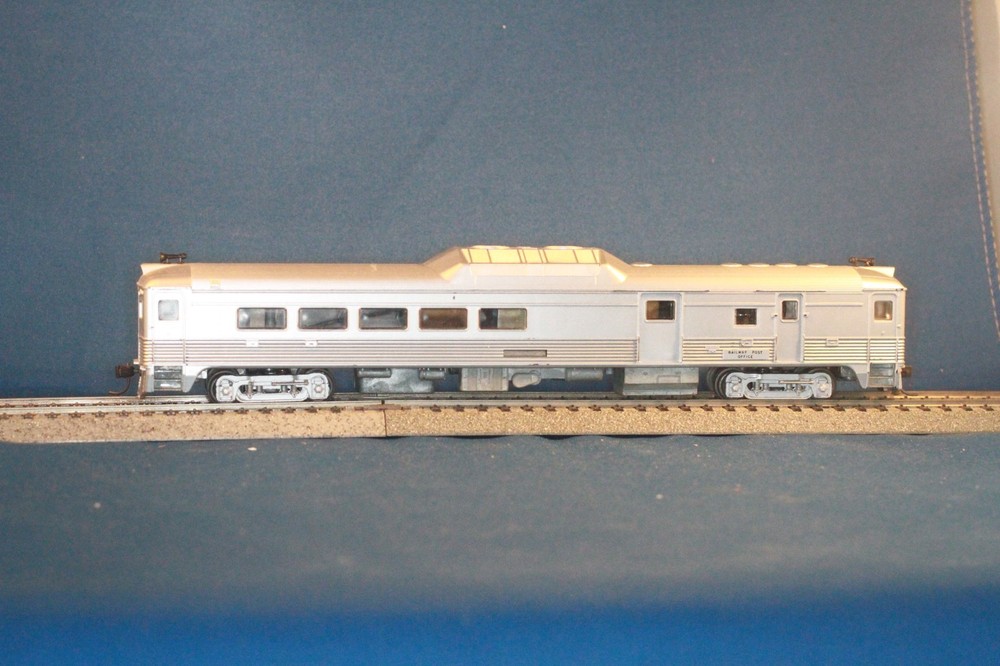 JP HO Athearn Budd RDC-3 RPO Rail Diesel Car No Road Name – Unpowered