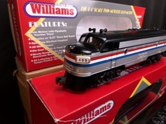 WILLIAMS AMTRAK F- SERIES AA #489 PWR & #487 NON PWR LN RAN 🟢8504