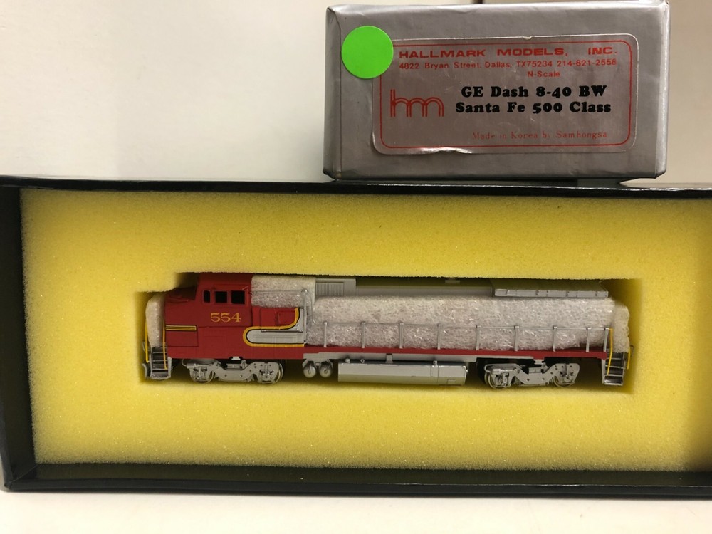 Hallmark Models GE Dash 8-40 BW Santa Fe 500 Class Brass Engine N (# A6)