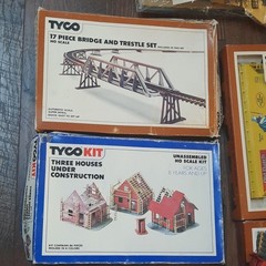 Athearn Item #4007 HO scale Union Pacific D.S. Locomotive, Tyco sets, +++, lot
