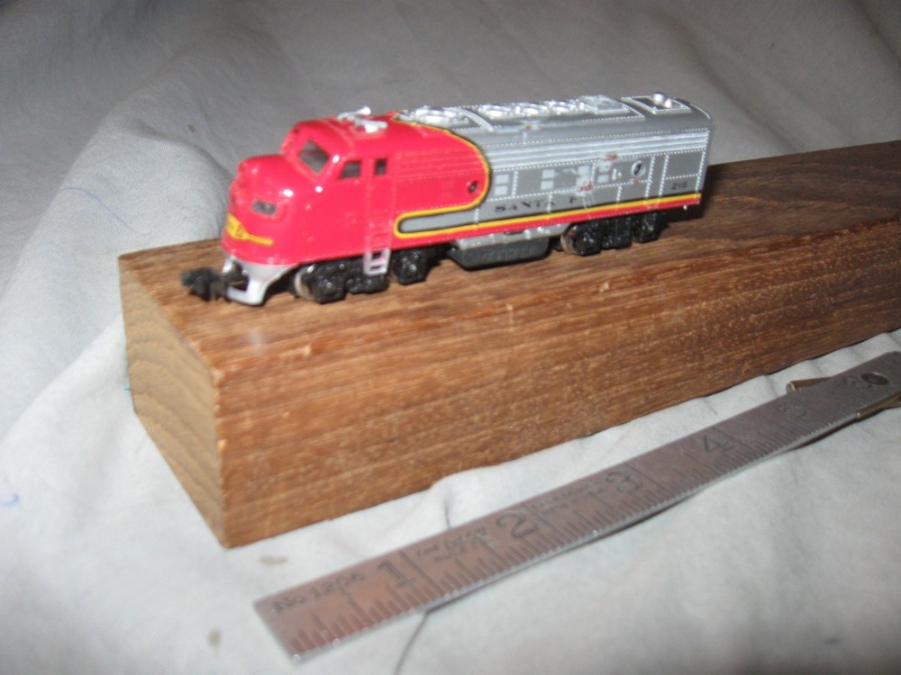 X4734 N UNKNOWN SANTA FE RR 215 F7A DIESEL LOCO