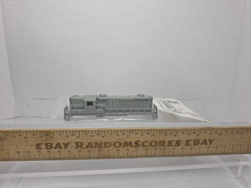 Shell Only Life Like N Scale GP-18 Diesel Locomotive Undecorated Hobby Smith LN