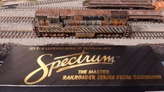 Spectrum Bachmann Fairbanks Morse H16-44 Diesel Santa Fe HO Scale DC Engine…