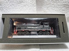 ATHEARN G 66092 MP15AC WITH SOUNDTRAXX 141 SOUTHERN PACIFIC ROAD NUMBER SP 2720