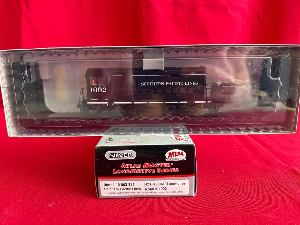 Atlas HO Scale Southern Pacific Lines HH600/660 Diesel Switcher