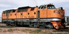 PIKO ~ HO Scale ~ Krauss-Maffei ML4000 ~ Denver & Rio Grande #4001 ~ DC ~ 978216