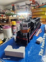 Atlas Southern Pacific diesel GP-9 o scale 2 rail with TMCC. NIB.