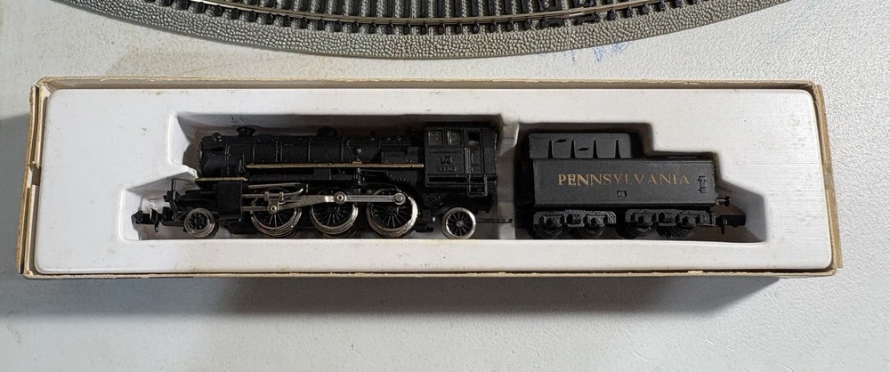 Arnold Rapido N Scale Pennsylvania Steam Locomotive w/ Tender #0223 S