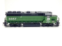 Rapido HO EMD GP38 Burlington Northern BN #2185 DC LED 38032