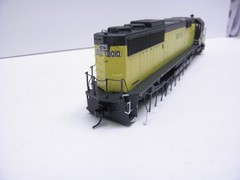 ATHEARN SD-60 CHICAGO & NORTHWESTERN #8010 – HO SCALE CHECKED & RUNS DCC PLUG