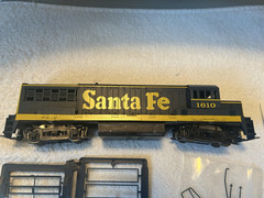 Stewart 7110 HO Scale GE U25B Santa Fe ATSF #1610 Diesel Locomotive NEW